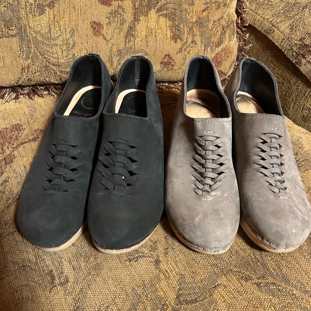 2 PAIR of No. 6 weave leather clogs size 9 retail
$350